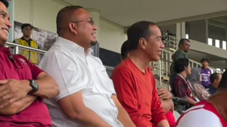 momen Andre Rosiade bersama Jokowi nobar Semen Padang FC