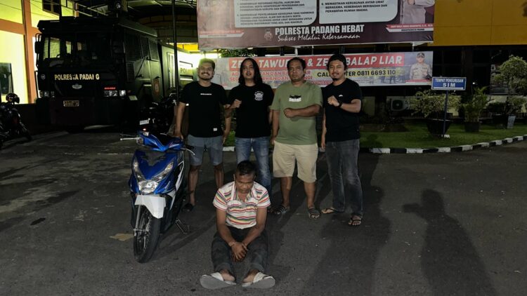 Pelaku penggelapan motor diamankan Tim 1 Klewang Satreskrim Polresta Padang, (dok. Tim Klewang)