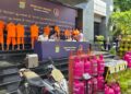 Press rilis Polda Metro Jaya terkait pengungkapan kasus pengoplosan elpiji. (dok. istimewa)