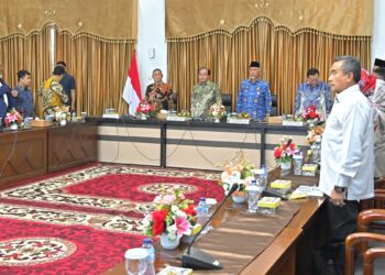 Rapat kerja Gubernur Mahyeldi dengan Komite 1 DPD RI terkait reforma agraria. (dok. adpsb)