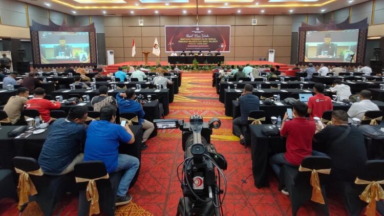 Rapat pleno penetapan Wali Kota dan Wakil Wali Kota Padang 2025-2029. (dok. Radarsumbar)