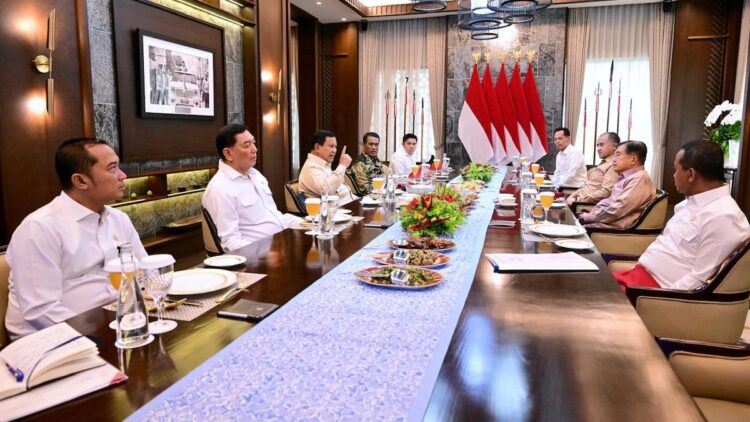 Rapat terbatas terkait persiapan pangan Nasional jelang Ramadan. (dok. PCO RI)