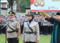 Kapolda Sumbar Pimpin Sertijab Polwan yang Jadi Kapolsek di Mentawai 7 Kapolda Sumbar Irjen Pol Tri Suryanta melakukan sertijab terhadap Kapolsek Sipora. (dok. Bidhumas)
