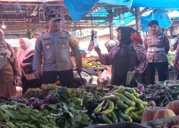 Pantau Harga Kebutuhan Pokok selama Ramadhan, Polres Pasaman Barat Turun ke Pasar