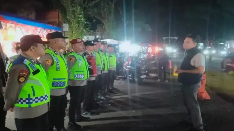 188 Personel Polisi Amankan 27 Titik Lokasi di Pasaman Barat saat Malam Takbiran 1 Personel Polres Pasaman Barat saat persiapan pengamanan malam takbiran, Minggu (30/3/2025). ANTARA/HO-Humas Polres Pasaman Barat.