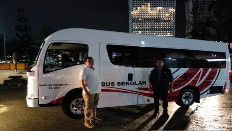 Mentawai dapat bantuan bus sekolah dari Kemenhub RI. (ANTARA/HO-Pemkab Mentawai)