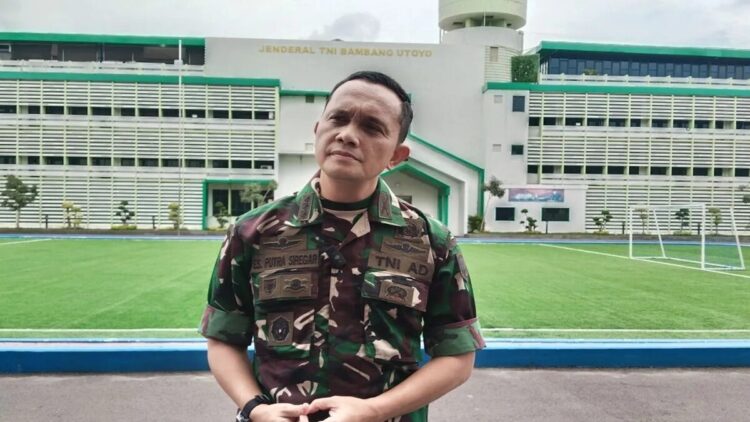 Kodam II/Sriwijaya Janji Tindak Tegas Oknum TNI yang Diduga Terlibat Penembakan Polisi di Way Kanan 1 Kapendam/II Sriwijaya, Kolonel Inf Eko Syah Putra Siregar di Palembang, Selasa (18/3/2025). (ANTARA/ M Imam Pramana)