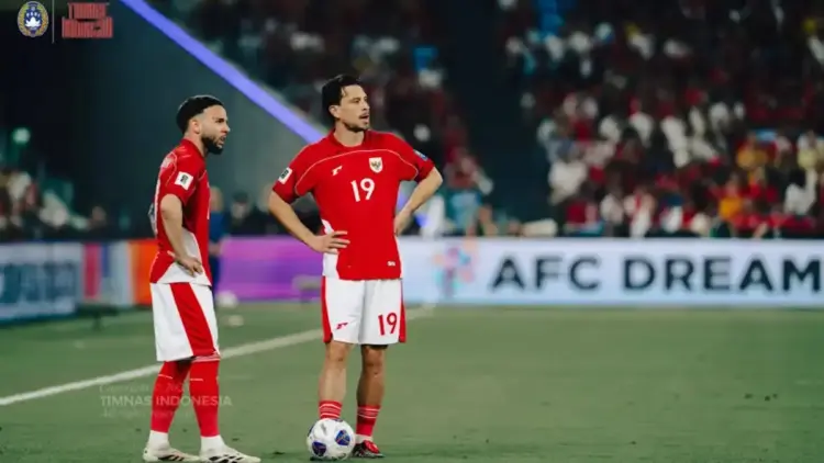 Calvin Verdonk dan Thom Haye saat laga melawan Australia. (dok. PSSI)