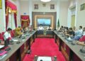 Gubernur Mahyeldi rapat dengan TAPD Sumbar. (dok. adpsb)