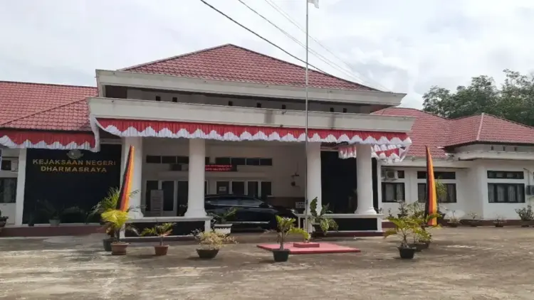 Kasus Dugaan Korupsi Pengadaan Videotron Rp1,2 Miliar, Kejari Dharmasraya Pastikan Penyidikan Lanjut 1 Gedung Kantor Kejaksaan Negeri Dharmasraya. Antara/Dok