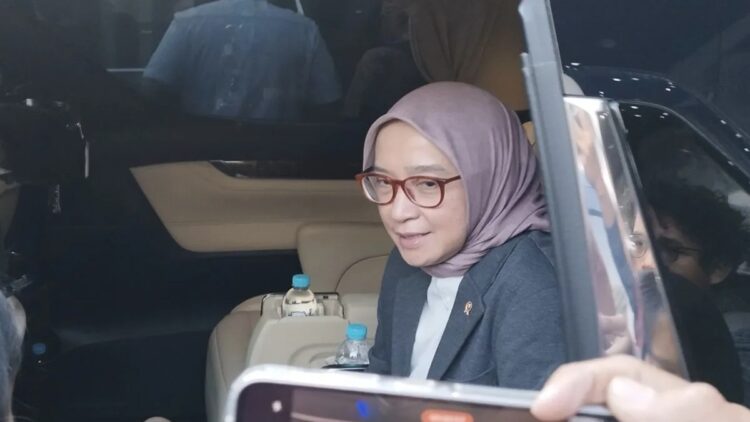 Jadwal Pengangkatan CPNS Disesuaikan, Mulai Oktober 2025 1 Menteri PANRB Rini Widyantini di Kompleks Parlemen, Jakarta, Rabu (5/3/2025). ANTARA/Bagus Ahmad Rizaldi.