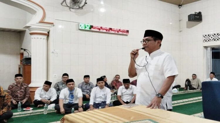 Bupati Padang Pariaman: Batasi Penggunaan Gawai pada Anak untuk Jaga Kesehatan dan Perkembangan 1 Bupati Padang Pariaman Sumbar John Kenedy Azis memberikan sambutan pada pelaksanaan Safari Ramadan di Masjid Raya Nagari Kapalo Hilalang, Kecamatan 2x11 Kayu Tanam pada Senin malam (10/3). ANTARA/Aadiaat M. S.