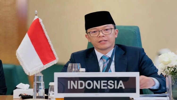 Menlu RI Usulkan Tiga Langkah ke OKI untuk Tanggulangi Krisis Palestina 1 Menteri Luar Negeri (Menlu) RI Sugiono menyampaikan pernyataannya dalam Konferensi Tingkat Menteri Luar Biasa (KTM-LB) Organisasi Kerja Sama Islam (OKI) di Jeddah, Arab Saudi, Jumat (7/3/2025). (ANTARA/HO-Kemlu RI)