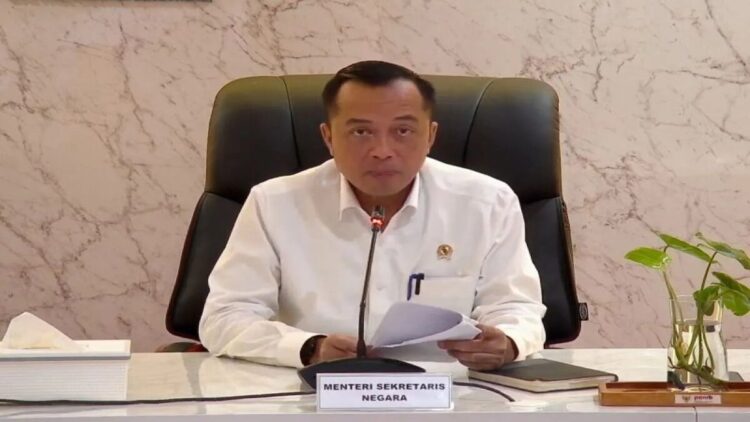 Menteri Sekretaris Negara Prasetyo Hadi dalam konferensi pers "Pengangkatan CASN 2024" di Kantor Kementerian Pendayagunaan Aparatur Negara dan Reformasi Birokrasi (PANRB), Jakarta, Senin (17/3/2025). (ANTARA/Narda Margaretha Sinambela)