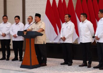 Presiden Prabowo dan jajaran kabinet saat menyampaikan pesan strategis di awal Ramadan. (dok. Tim Media Presiden)