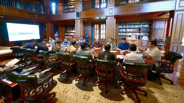 Presiden Prabowo panggil sejumlah menteri rapat ke Hambalang. (Foto: Muchlis Jr - Biro Pers Sekretariat Presiden)