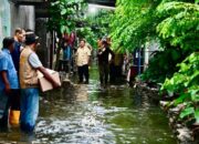 Presiden Prabowo Tinjau Warga Terdampak Banjir di Bekasi