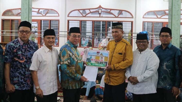 Safari Ramadan Wawako Maigus Nasir ke Nanggalo. (dok. Prokopim)