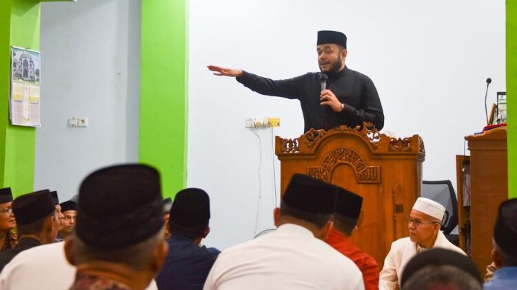 Safari Ramadhan ke Masjid Baiturrahman Sungai Sapih, Wako Padang Paparkan Program Tagihan Air Gratis 1.000 Rumah Ibadah 1 Safari Ramadhan Fadly Amran ke Masjid Baiturrahman Sungai Sapih. (dok. Prokopim)