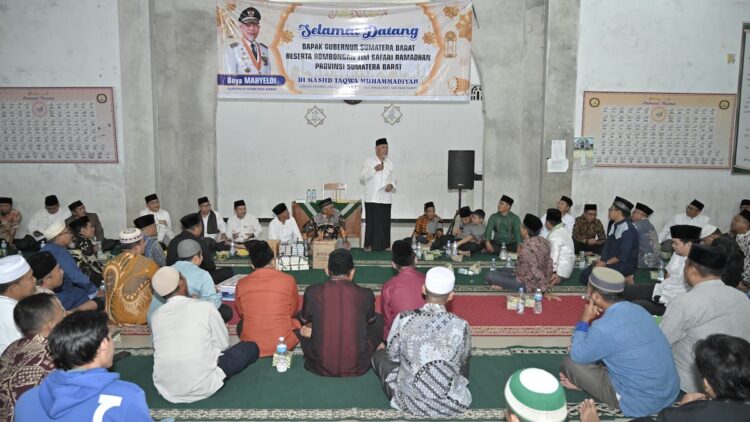 Safari Ramadhan Gubernur Mahyeldi di Pasaman Barat. (dok. adpsb)