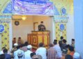 Safari Ramadhan Sekdako Andree Algamar ke masjid di Parupuk Tabing, Kecamatan Koto Tangah. (dok. Prokopim)