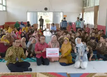 Semen Padang berbagi di Panti Anak Berkebutuhan Khusus. (dok. Humas)