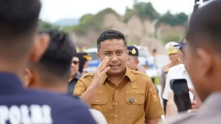 Vasko Ruseimy Pastikan Kesiapan Tol Padang-Sicincin untuk Arus Mudik Lebaran 2025 1 Wagub Sumbar Vasko Ruseimy saat meninjau kesiapan Tol Padang-Sicincin. (dok. adpsb)