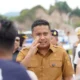 Wagub Sumbar Vasko Ruseimy saat meninjau kesiapan Tol Padang-Sicincin. (dok. adpsb)