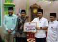 Dampingi Safari Ramadhan Wagub Sumbar, Wako Fadly Amran Tekankan Sinergi untuk Realisasi Progul 6 Wako Fadly Amran dampingi Wagub Sumbar saat Safari Ramadhan ke Kuranji. (dok. Prokopim)