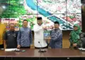 Wako Fadly Amran diskusi terkait pengelolaan daerah aliran sungai dengan stakeholder terkait. (dok. Prokopim)
