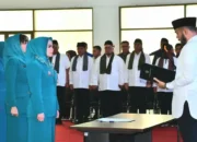 Wako Fadly Amran Lantik Pengurus Baru TP-PKK Padang Periode 2025-2030