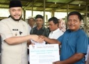 Serahkan Bantuan Hibah Ternak Sapi, Wako Fadly Amran: Ini Bagian dari Progul Padang Melayani