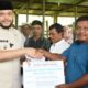 Wako Fadly Amran serahkan bantuan hibah sapi Dinas Pertanian Kota Padang. (dok. Prokopim)