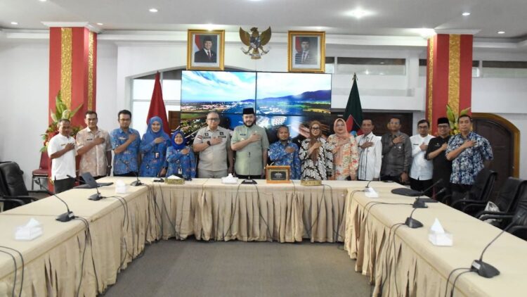 Wako Padang terima kunjungan Kepala Ombudsman Sumbar. (dok. Prokopim)