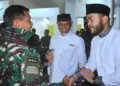 Wali Kota Padang Fadly Amran menyambut hangat kedatangan Panglima Komando Gabungan Wilayah Pertahanan I (Pangkogabwilhan I), Letnan Jenderal (Letjen) TNI Kunto Arief Wibowo. (dok. Prokopim)