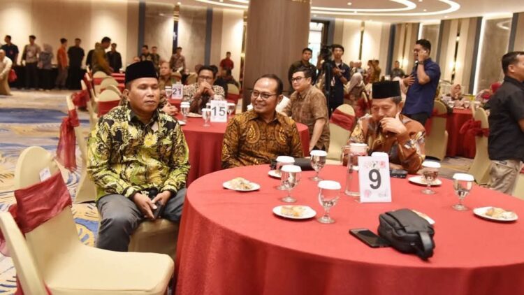 Wakil Wali Kota Pariaman Hadiri Lepas Sambut Danrem 032 Wirabraja 1 Wawako Pariaman hadiri lepas sambut Danrem 032 Wirabraja yang baru. (dok. MC Pariaman)