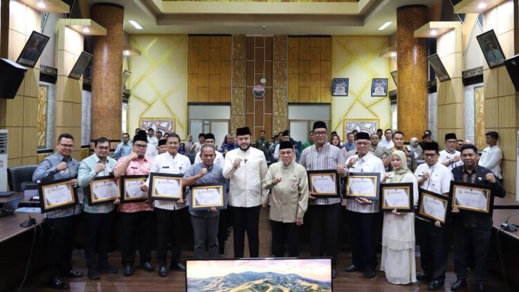 Weekly meeting OPD Pemko Padang. (dok. Prokopim)