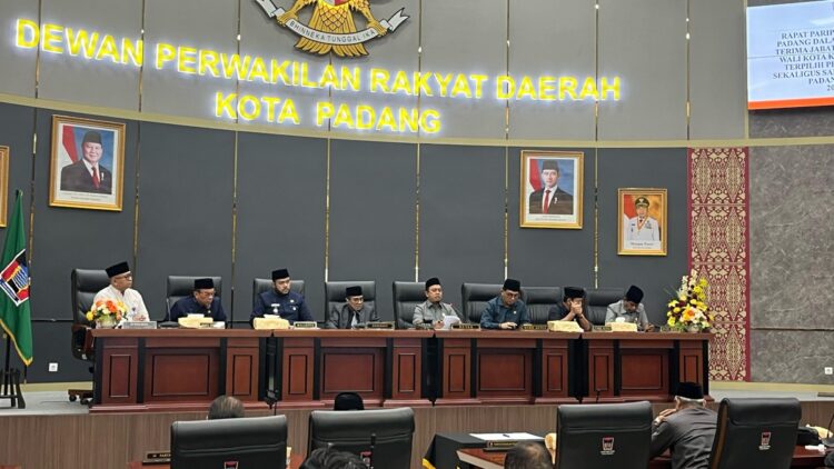 Sertijab Walikota Padang, Ketua DPRD Berharap Sinergitas Legislatif dan Eksekutif Terus Terjaga 1 Rapat paripurna sertijab wali kota Padang, Senin (3/3/2025) di ruang sidang utama Gedung baru DPRD Padang, Aia Pacah. (Foto: Ist)
