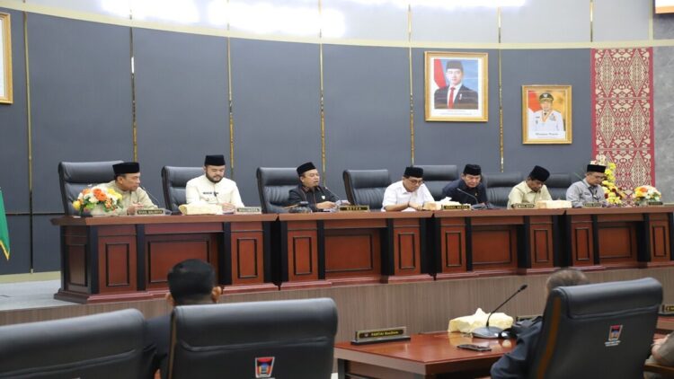 Rapat paripurna penyampaian LKPj Wali Kota Padang Tahun 2024. (Foto: Ist)