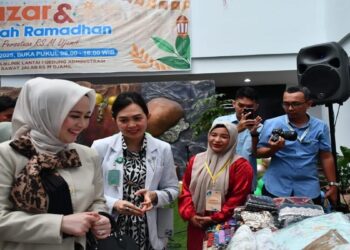 Bazar Ramadan 1.000 Berkah, Ketua Dekranasda Padang Resmikan Pameran UMKM di RS M. Djamil