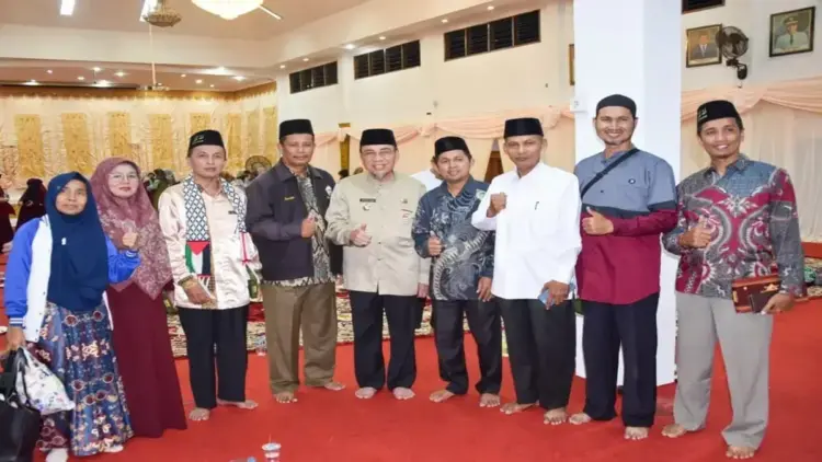 Wawako Padang Ajak Guru TPQ dan TQA Sukseskan Program Smart Surau 1 Wawako Padang ajak guru TPQ dan TQA sukseskan Program Smart Surau. (Foto: Istimewa)