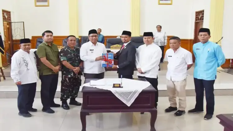 Wawako Pariaman Mulyadi menyampaikan LKPj atas APBD Pariaman 2024. (Foto: Dok. Ist)