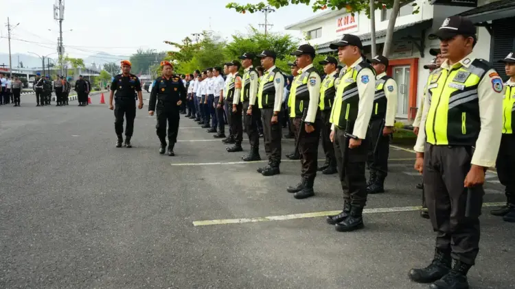 KAI Divre II Sumbar Lakukan Apel Gelar Pasukan untuk Pelayanan Optimal 1 Apel gelar pasukan KAI Divre II Sumbar. (dok. Humas KAI)