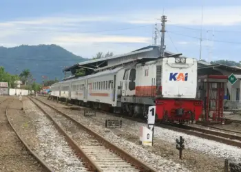 Ratusan Juta Pelanggan Bersubsidi, PSO Kereta Api 2025 Dorong Akses Transportasi Merata 1 Armada KAI Divre II Sumbar di Stasiun Padang. (dok. Humas KAI)
