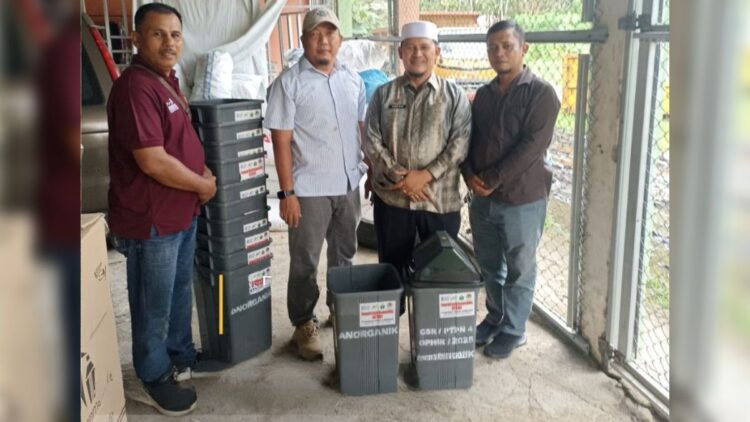 PTPN IV Regional 4 Kirim 300 Set Tong Sampah 1 bantuan 30 set bak sampah dari PTPN IV