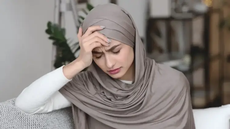 Kepala Pusing Saat Puasa? Ini Cara Mengatasinya 1 ilustrasi pusing saat puasa. (dok. istimewa)