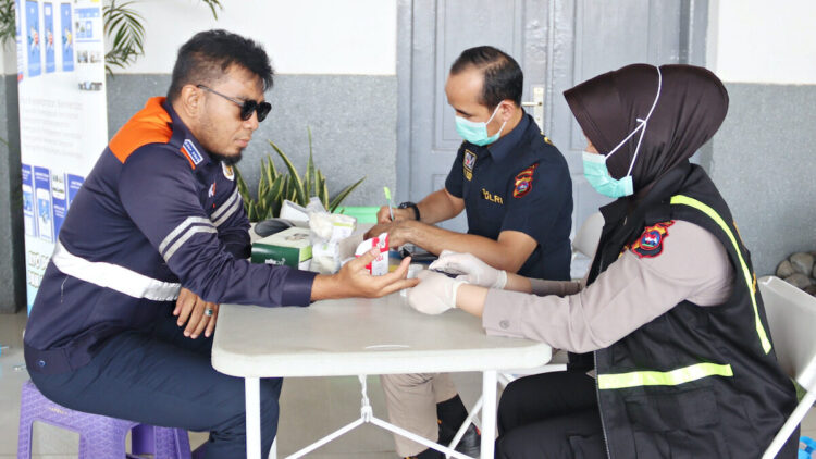 KAI Divre II Sumbar Dukung Program Layanan Kesehatan Gratis Jasa Raharja di Stasiun Padang 1 Layanan kesehatan gratis di KAI Divre II Sumbar. (dok. Humas KAI)