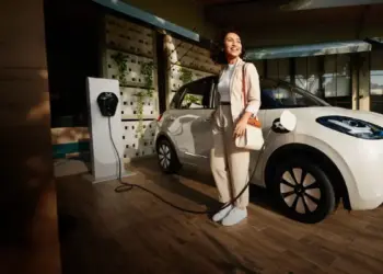 7 Tips Memilih Mobil Listrik untuk Wanita, Ringkas dan Mudah Dikendarai