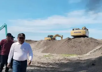 Seribu Orang Turun Tangan, Pemkab Padang Pariaman Gotong Royong Akbar Bersihkan Sungai Batang Ulakan