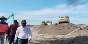 Seribu Orang Turun Tangan, Pemkab Padang Pariaman Gotong Royong Akbar Bersihkan Sungai Batang Ulakan 8 Seribu Orang Turun Tangan, Pemkab Padang Pariaman Gotong Royong Akbar Bersihkan Sungai Batang Ulakan